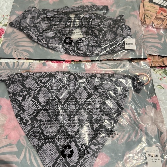 city chic ccx Greta Snake print 2 pc bikini set new in package. - Picture 7 of 8